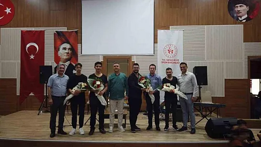 Depremzedeler bayram konseri ile moral buldu