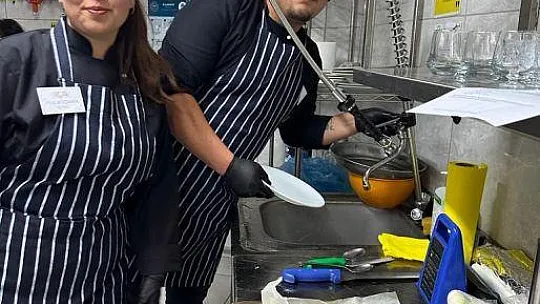 Genç aşçı adayları yemek yarışmasında hünerlerini sergiledi