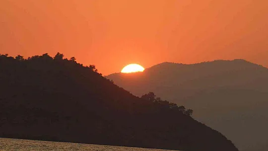 MUĞLA'DA GÖZ KAMAŞTIRAN GÜN BATIMI