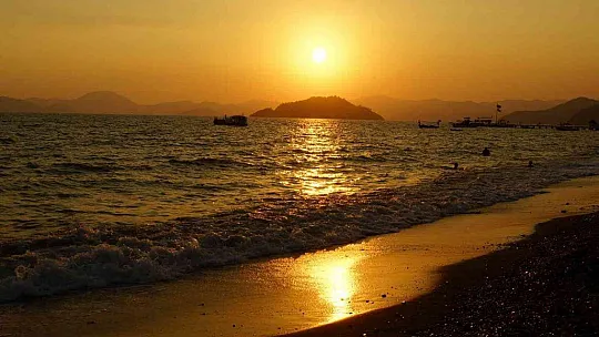 MUĞLA'DA GÖZ KAMAŞTIRAN GÜN BATIMI