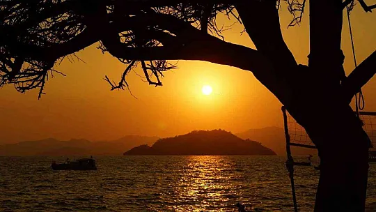 MUĞLA'DA GÖZ KAMAŞTIRAN GÜN BATIMI