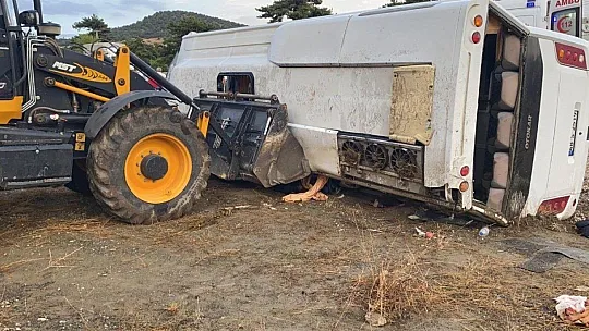 Muğla'da işçileri taşıyan minibüs devrildi: 1 ölü, 12 yaralı