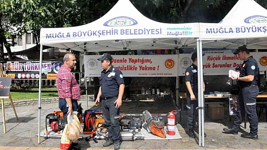 Muğla'da itfaiye ekiplerinden anlamlı tanıtım