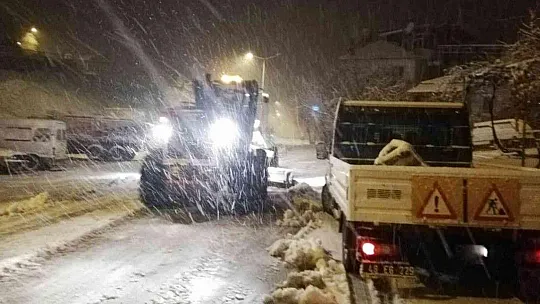 Muğla'da kar mesaisi