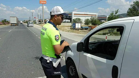 Muğla'da, kurallara uymayan sürücülere ceza kesildi