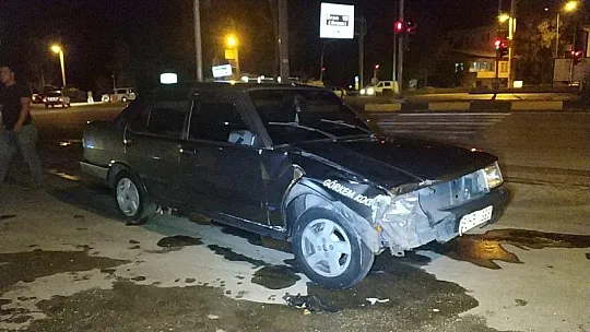 Muğla'da otomobille motosikletin çarpışma anı kamerada