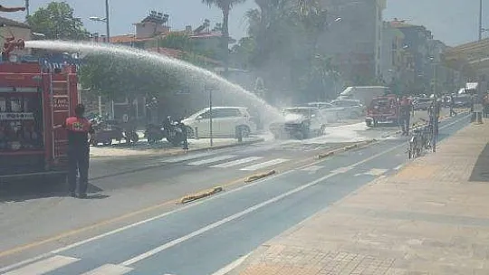 Muğla'da seyir halindeki otomobil yandı