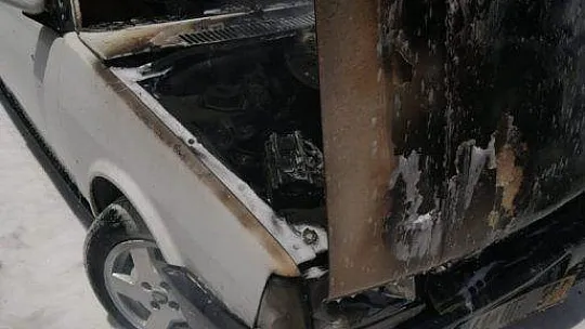 Muğla'da seyir halindeki otomobil yandı