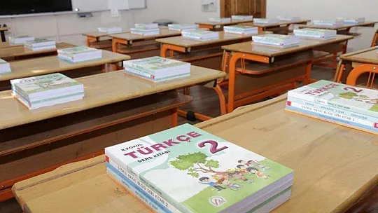Muğla'da ücretsiz ders kitapları sıralarda yerini alıyor