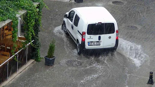 MUĞLA'DA YAĞMUR SÜRPRİZİ