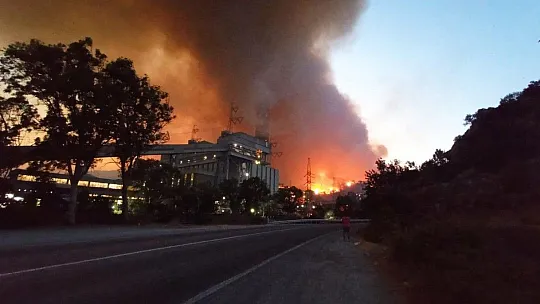 Muğla'da yangın termik santrale sıçradı, 10 mahalle tahliye edildi