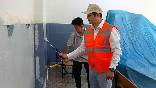 MUĞLA'DAKİ OKULLARIN GÜÇLENDİRME ÇALIŞMASINI MESLEK LİSESİ ÖĞRENCİLERİ YAPIYOR