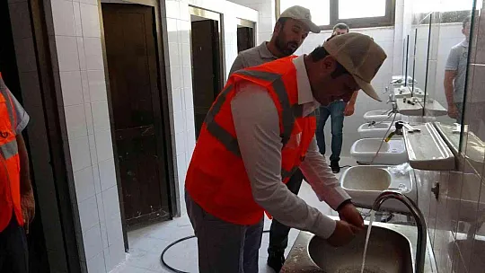 MUĞLA'DAKİ OKULLARIN GÜÇLENDİRME ÇALIŞMASINI MESLEK LİSESİ ÖĞRENCİLERİ YAPIYOR