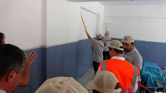 MUĞLA'DAKİ OKULLARIN GÜÇLENDİRME ÇALIŞMASINI MESLEK LİSESİ ÖĞRENCİLERİ YAPIYOR