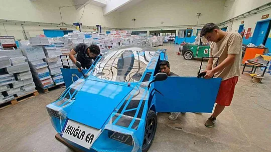 Muğla'daki teknik lise TEKNOFEST'te iki elektrikli araçla yarışacak