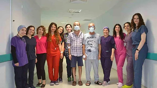 İki Hastaya Aynı Anda Böbrek Nakli