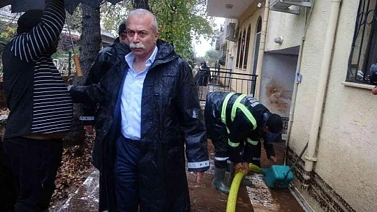 Dilberoğlu, sağanak yağışın etkili olduğu bölgelerde incelemelerde bulundu