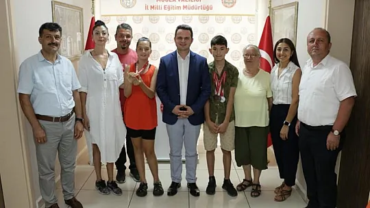 Müdür Çay, Türkiye şampiyonu özel sporcuları ağırladı