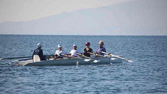 Muğla koylarını kürekle gezecekler