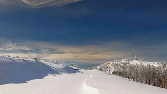 Muğla'nın bilinmeyen Sibirya'sında kar alınlığı 2 metreyi aştı
