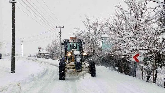Muğla'nın yüksek kesimlerinde kar mücadelesi