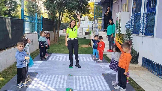 MUĞLA POLİSİNDEN ÖĞRENCİLERE TRAFİK EĞİTİMİ