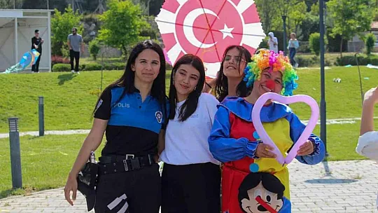 Gökyüzü uçurtmalarla renklendi