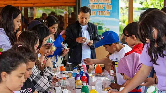 Gökyüzü uçurtmalarla renklendi