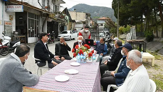 Karaca'yı çiçeklerle karşıladılar