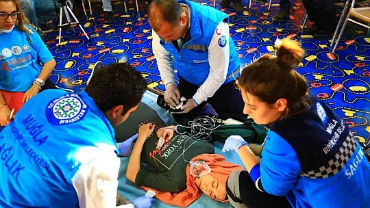 Muhtarlara ilkyardım eğitimi