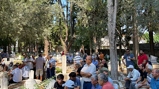 ESKİ DÖNEM MİLLETVEKİLİ DEDEOĞLU, DUALARLA TOPRAĞA VERİLDİ