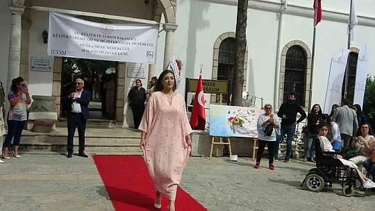 Müzeler Gününde 'Karia'dan Menteşe'ye, Menteşe'den Cumhuriyet'e Kadın' defilesi