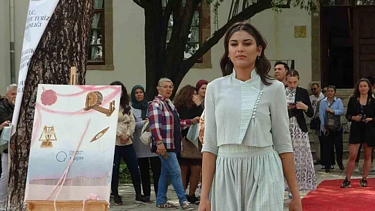Müzeler Gününde 'Karia'dan Menteşe'ye, Menteşe'den Cumhuriyet'e Kadın' defilesi