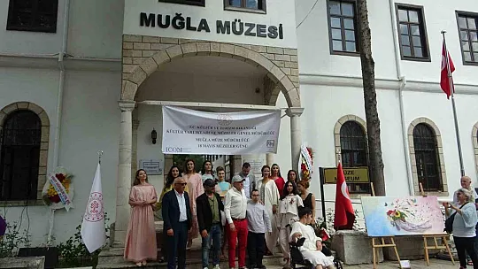 Müzeler Gününde 'Karia'dan Menteşe'ye, Menteşe'den Cumhuriyet'e Kadın' defilesi