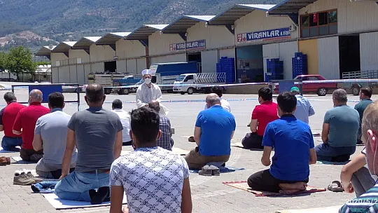 Fethiye'de Cuma Namazı Nerelerde, Nasıl Kılındı? İşte Detaylar