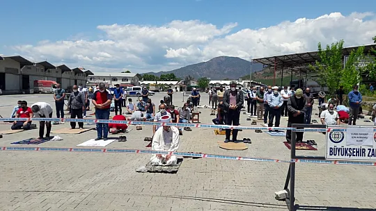 Fethiye'de Cuma Namazı Nerelerde, Nasıl Kılındı? İşte Detaylar