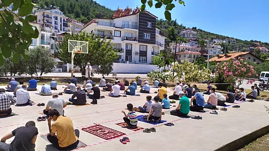 Fethiye'de Cuma Namazı Nerelerde, Nasıl Kılındı? İşte Detaylar