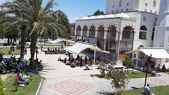 Fethiye'de Cuma Namazı Nerelerde, Nasıl Kılındı? İşte Detaylar