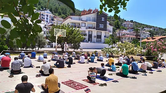 Fethiye'de Cuma Namazı Nerelerde, Nasıl Kılındı? İşte Detaylar