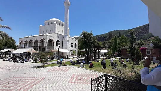 Fethiye'de Cuma Namazı Nerelerde, Nasıl Kılındı? İşte Detaylar