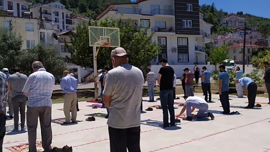 Fethiye'de Cuma Namazı Nerelerde, Nasıl Kılındı? İşte Detaylar