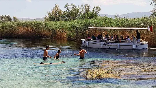 'Sakin Kent' Akyaka'nın çevreci tekneleri havadan görüntülendi