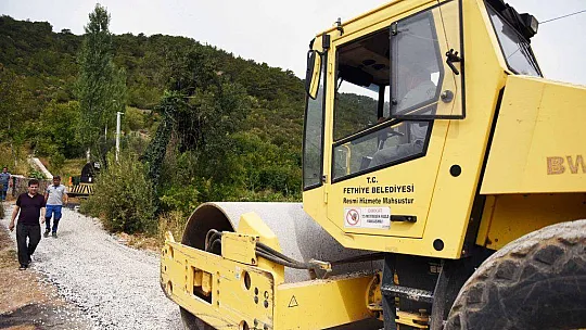 Nif Mahallesi'nde Yoğun Asfalt Mesaisi