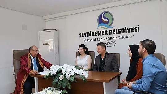 Başkan Otgöz, Genç Çiftlerin Nikah Akitlerini Gerçekleştirdi