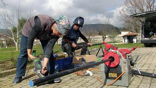 Oğlu askere gidince yerine annesi doğalgaz tesisatçısı oldu