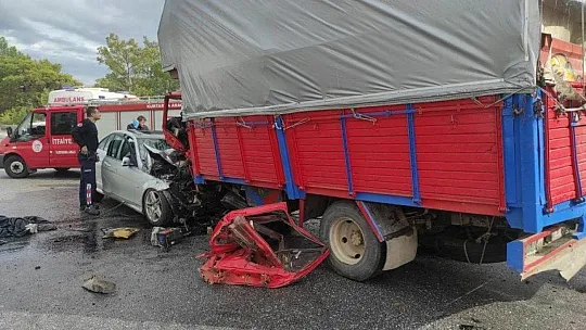 OĞLUNUN CENAZESİNİ ALMAYA GELİRKEN KAZADA HAYATINI KAYBETTİ