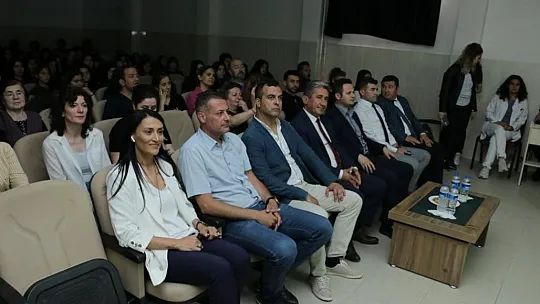 Öğrenciler halk ozanı Aşık Veysel'i andı