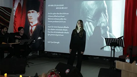 Öğrenciler halk ozanı Aşık Veysel'i andı