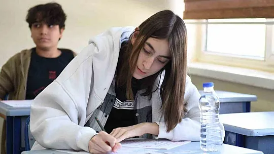 Öğrencilerin LGS sınav heyecanı başladı