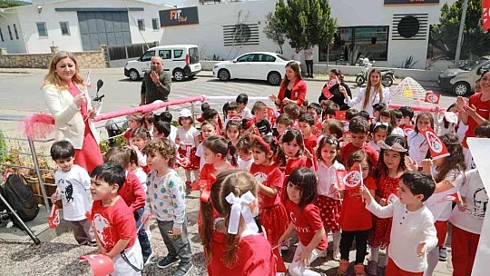 Okul Öncesi Etkinlik Merkezi'nde 23 Nisan coşkuyla kutlandı